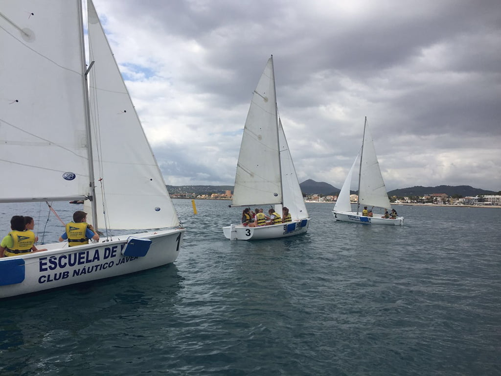 Aprendiendo a navegar con el CN Jávea