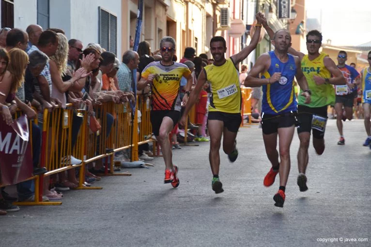 Atleta del Multiespor Benitatxell entrando en meta