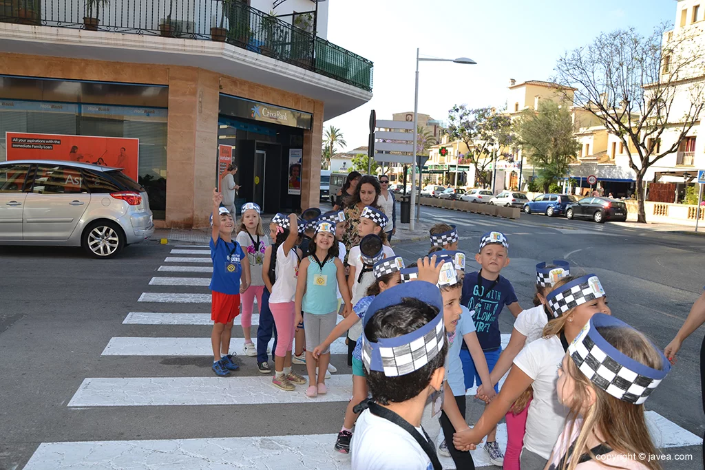 Los escolares del Port de Xàbia durante la actividad