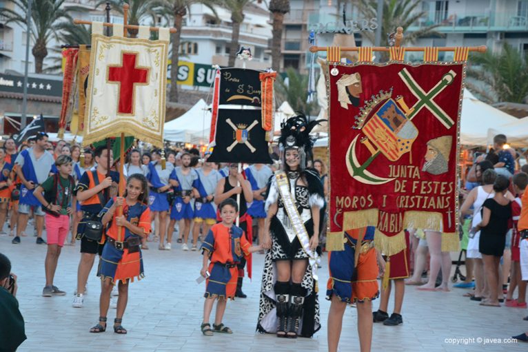 Desfile de Moros y cristianos en el Arenal