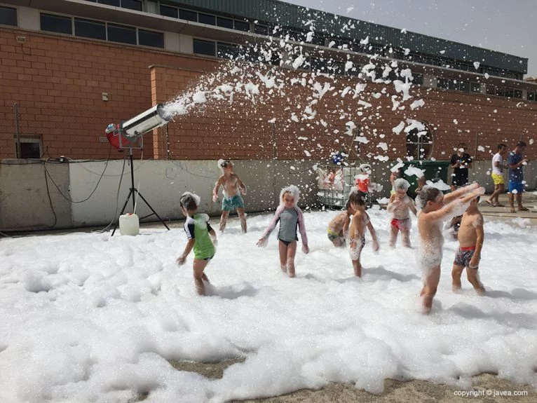 Diversión con la fiesta de la espuma