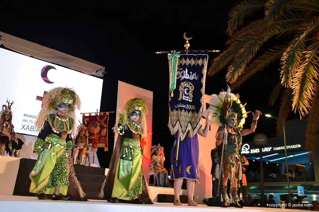 Presentación de trajes de las fiestas de Moros y Cristianos 2017