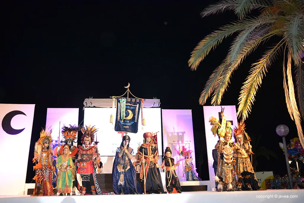 Presentación de trajes de las fiestas de Moros y Cristianos 2017