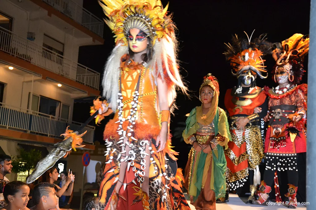 Presentación de trajes de las fiestas de Moros y Cristianos 2017