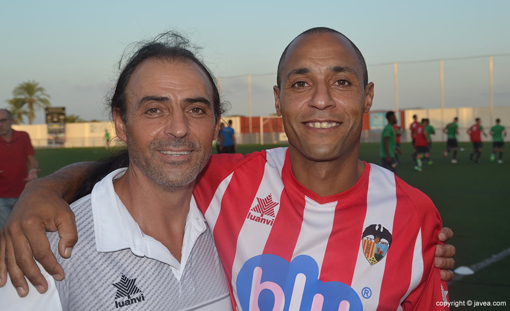 Pereira junto al utillero Rafa