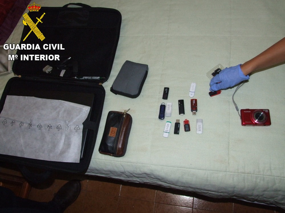 Material intervenido en Jávea por la Guardia Civil