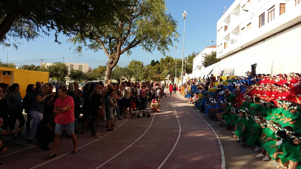 Desfile alumnos Graüll por el 9 octubre