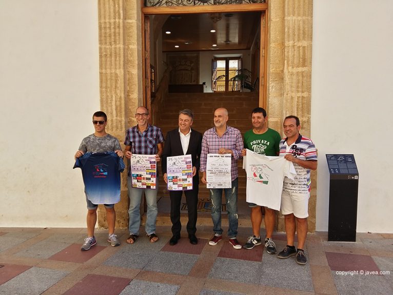 Los participantes en la presentación del Baix Montgó