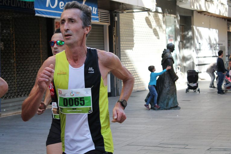 Víctor Fernández en las calles de Gandía