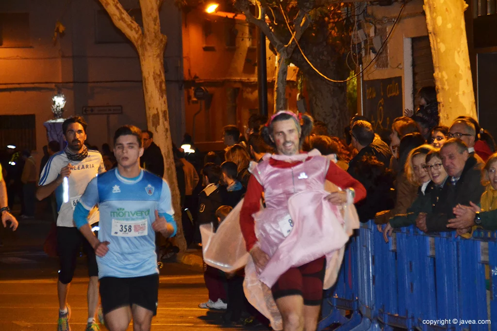 Juanjo Vallés entrando en meta