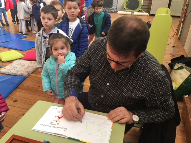 Carles Cano en el colegio Vicente Tena