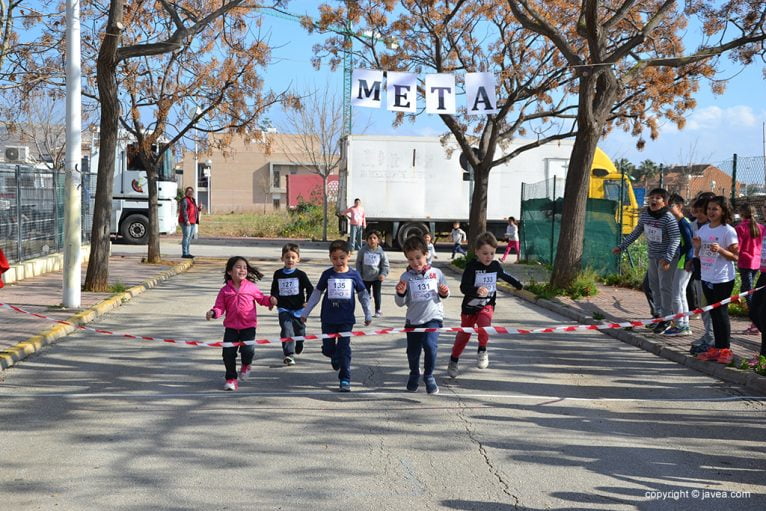 Carrera solidaria por la Paz del colegio Trenc d'alba