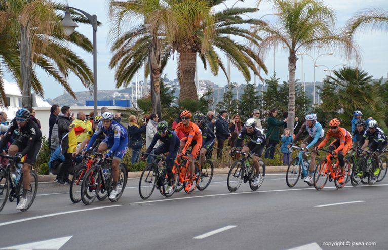 Pelotón de la Volta Ciclista a la Comunitat Valenciana