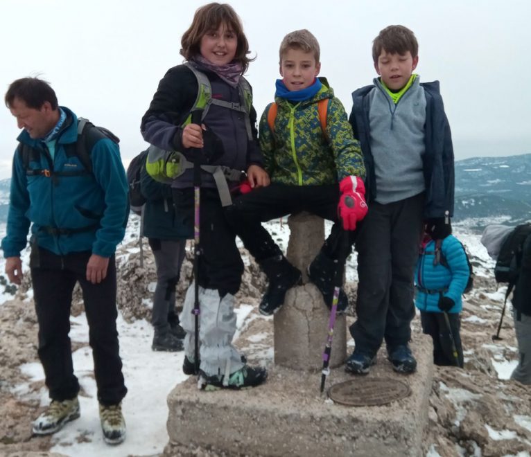 Niños en la cumbre