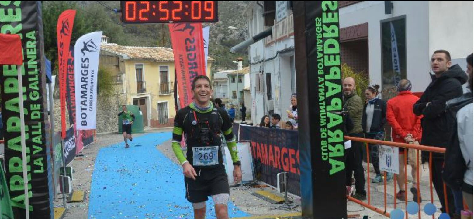 Atleta xabiero en su paso a meta