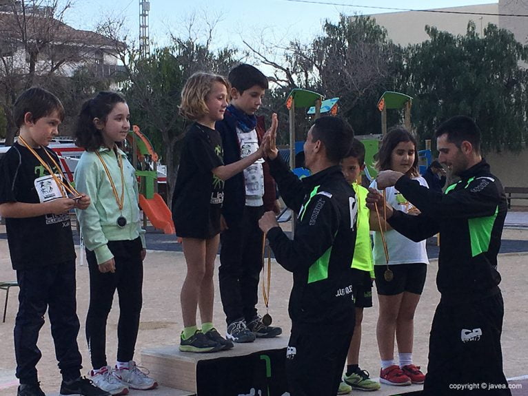 Recibiendo las medallas