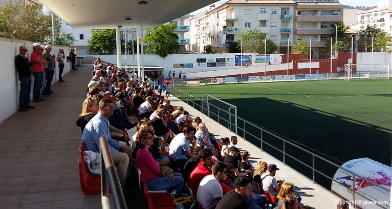 Buena entrada en el campo del CD Jávea