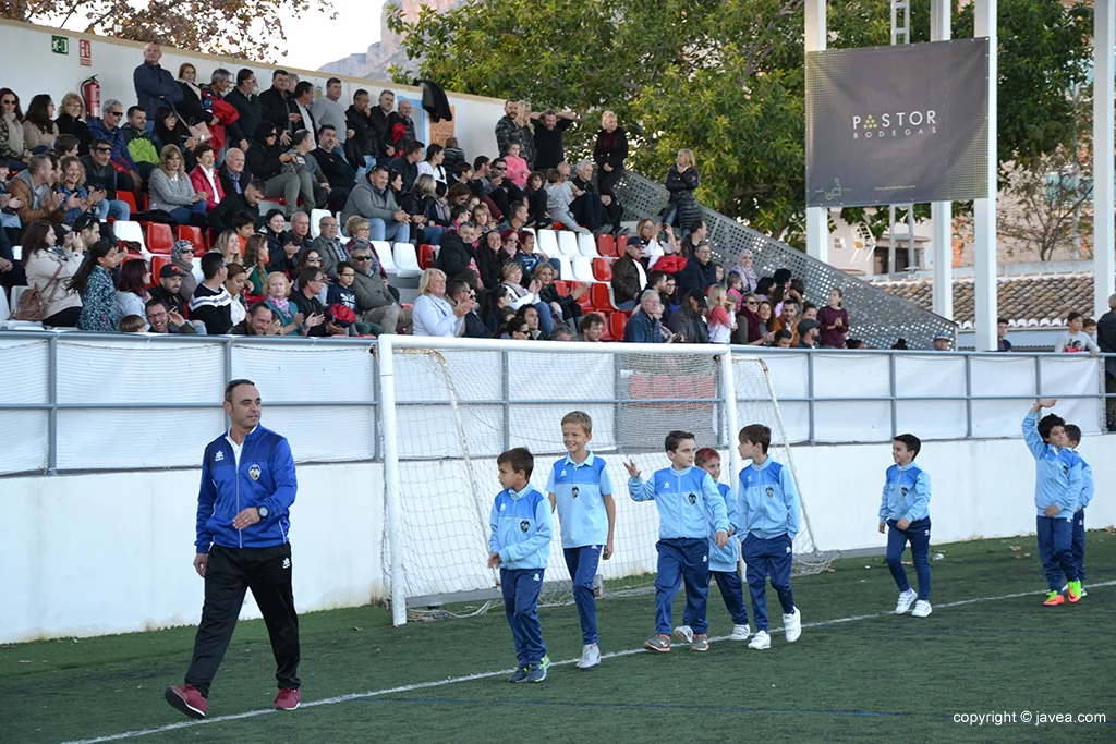 Prebenjamines frente a la tribuna