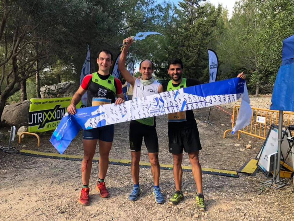 Nasio Cardona con Toni Soler y Salva Estrugo en el podio de Ondara