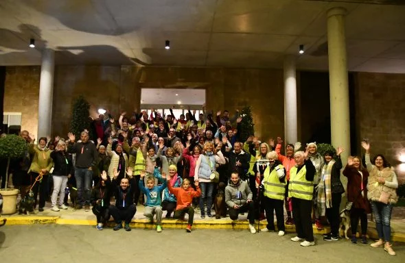 Imagen: Caminata bajo la luna por la Salud