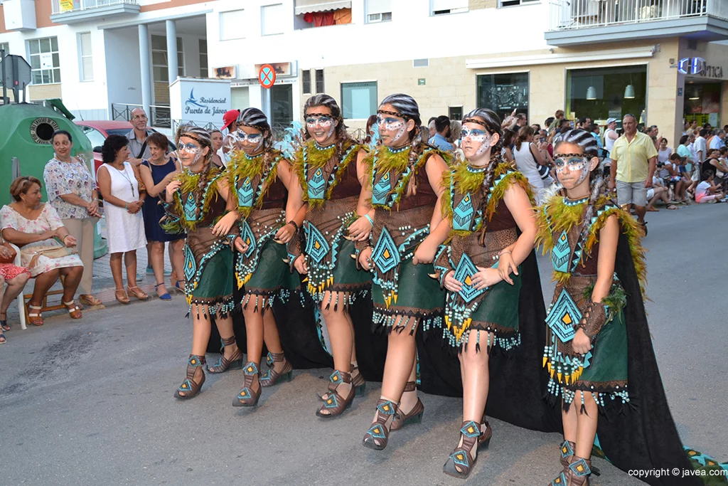 Escuadra de niñas de la Filà Xibia