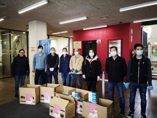 Imagen: Donación empresarios chinos de Xàbia