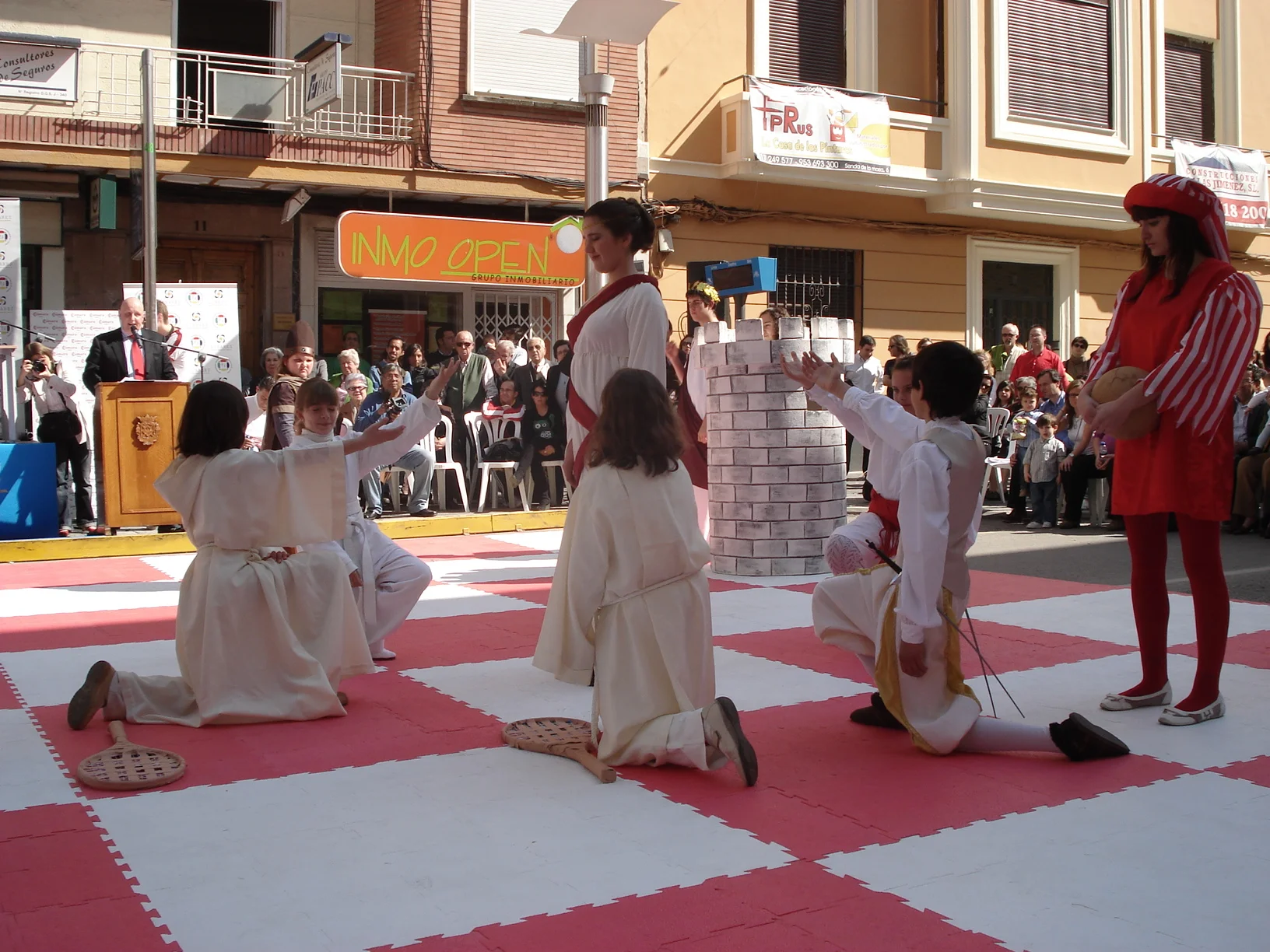 El Ajedrez Viviente visita otras ciudades. Linares 2008. Foto Lina Sapena