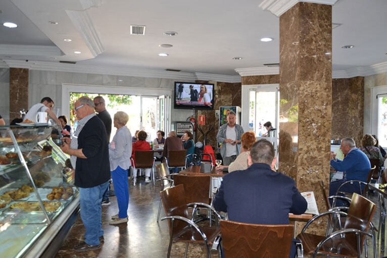 Salón interior de Cafetería L'Encant