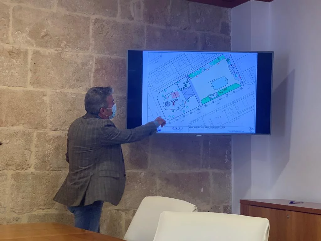 El alcalde presenta el proyecto de los parques