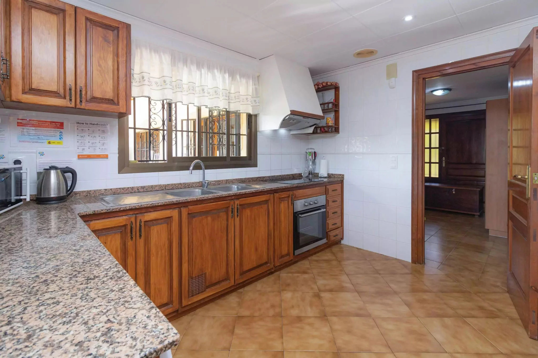 Cocina de una villa en venta en el campo en Jávea – Vicens Ash Properties