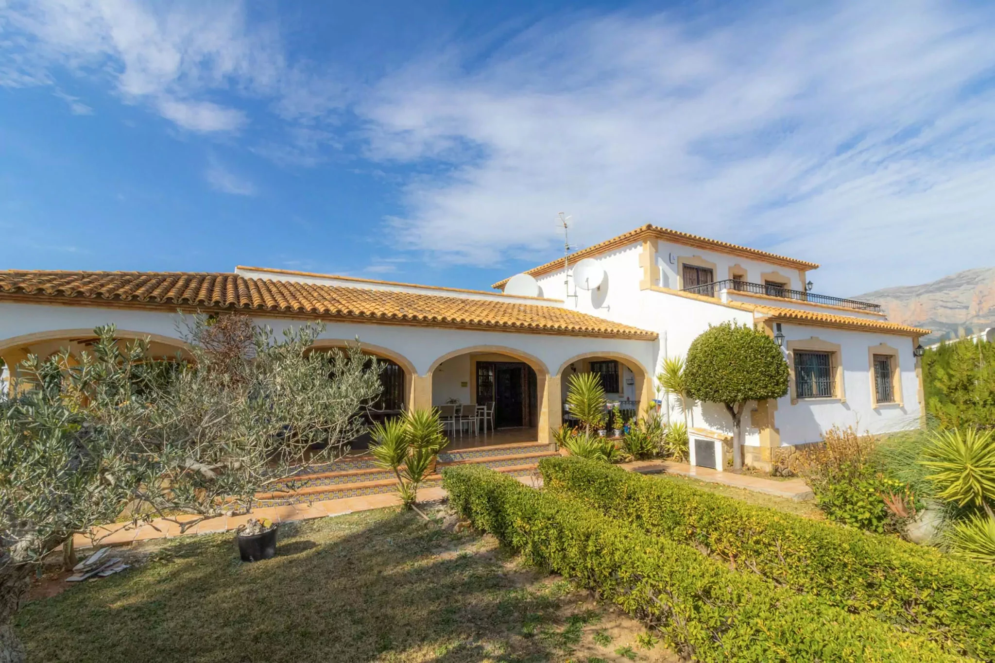 Exterior de una villa en venta en el campo en Jávea – Vicens Ash Properties