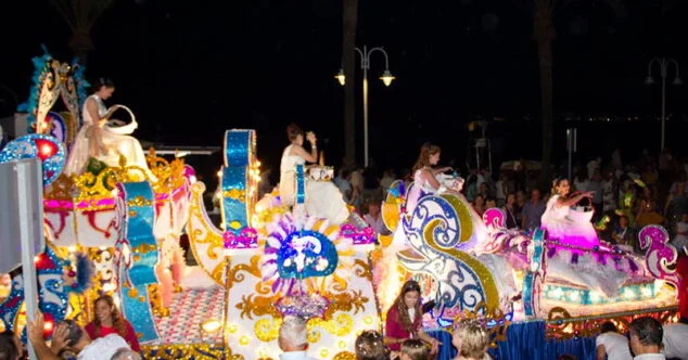 Imagen: Desfile de carrozas fiestas de Loreto