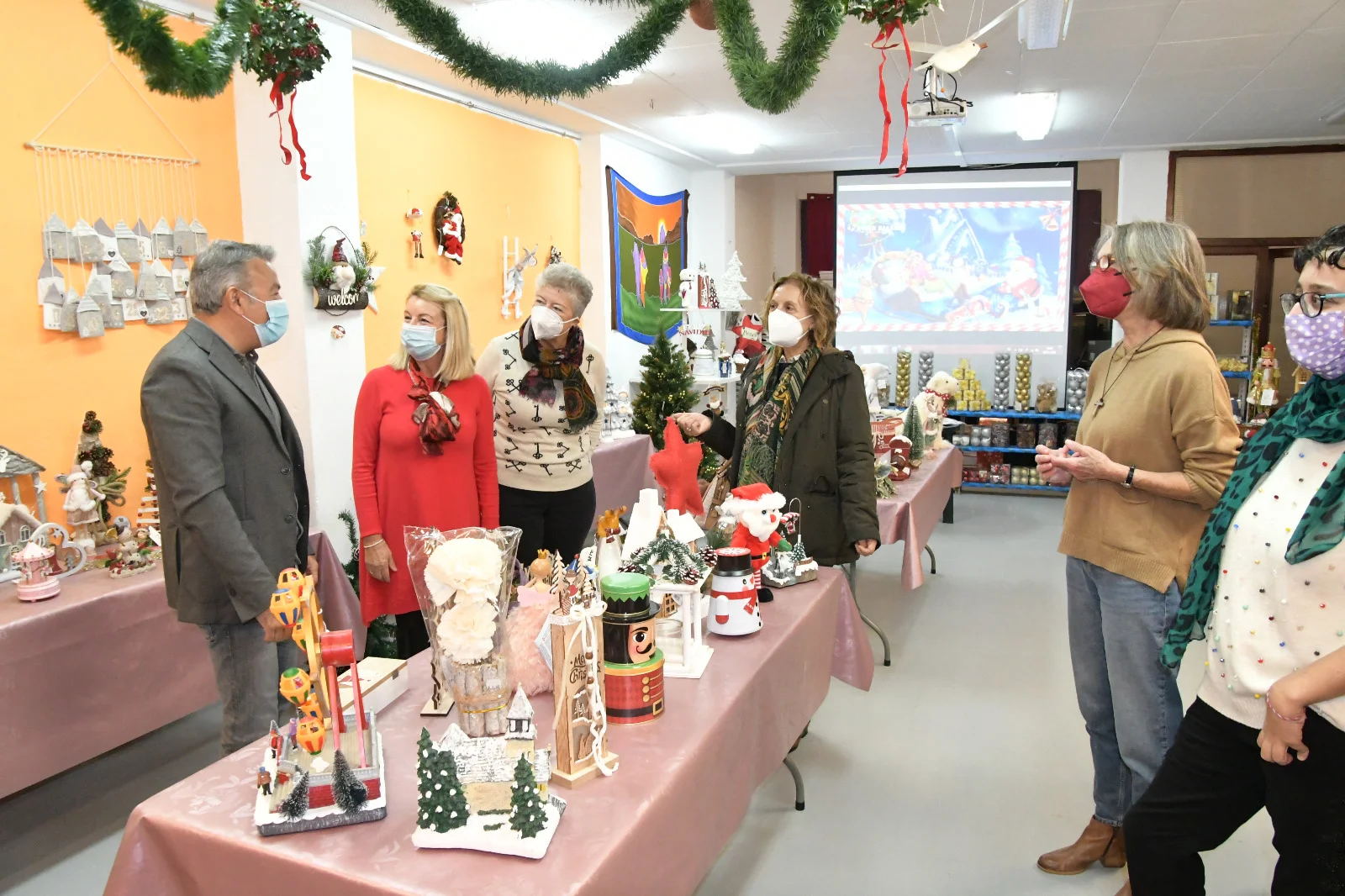 El alcalde de Xàbia visita el Mercado de Navidad