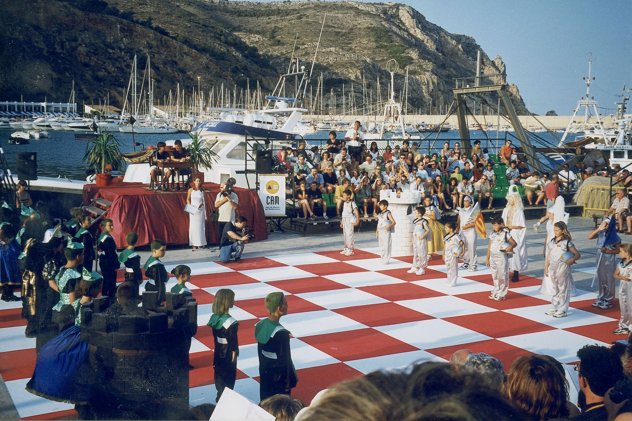 Panorámica de la IV edición del Ajedrez Viviente (1999). Foto Tomás Vallés