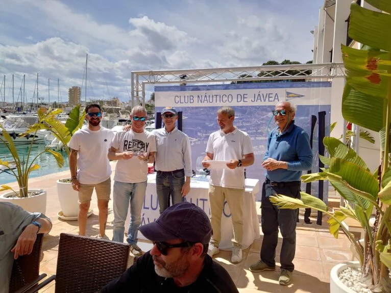 Concurso de Pesca Xamber. Recoge el premio el 3º clasificado