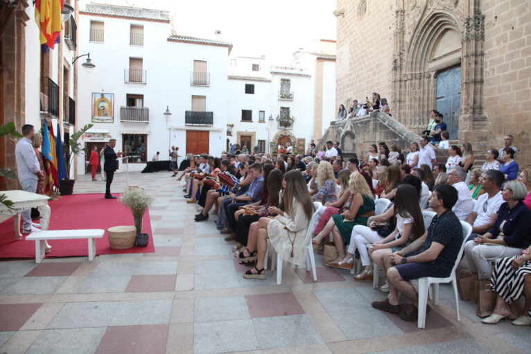 Público asistente al acto de entrega de distintivos