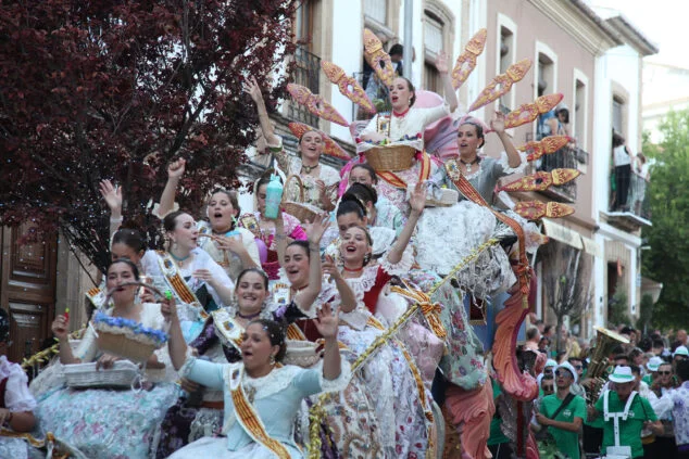 Imagen: Segundo día de desfile de carrozas