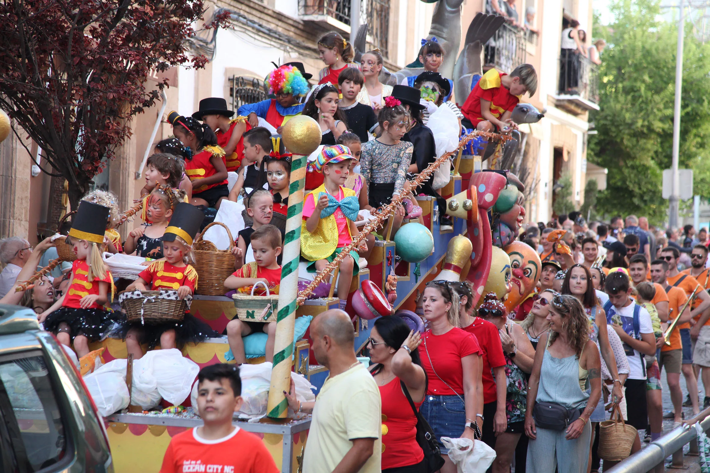 Segundo día de desfile de carrozas (4)