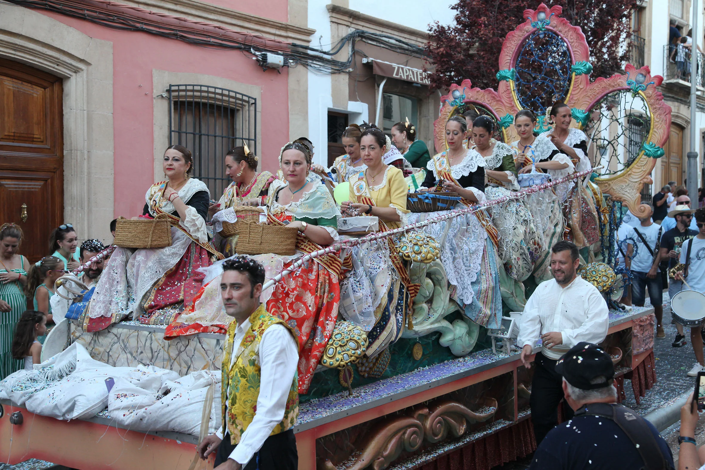 Segundo día de desfile de carrozas (56)