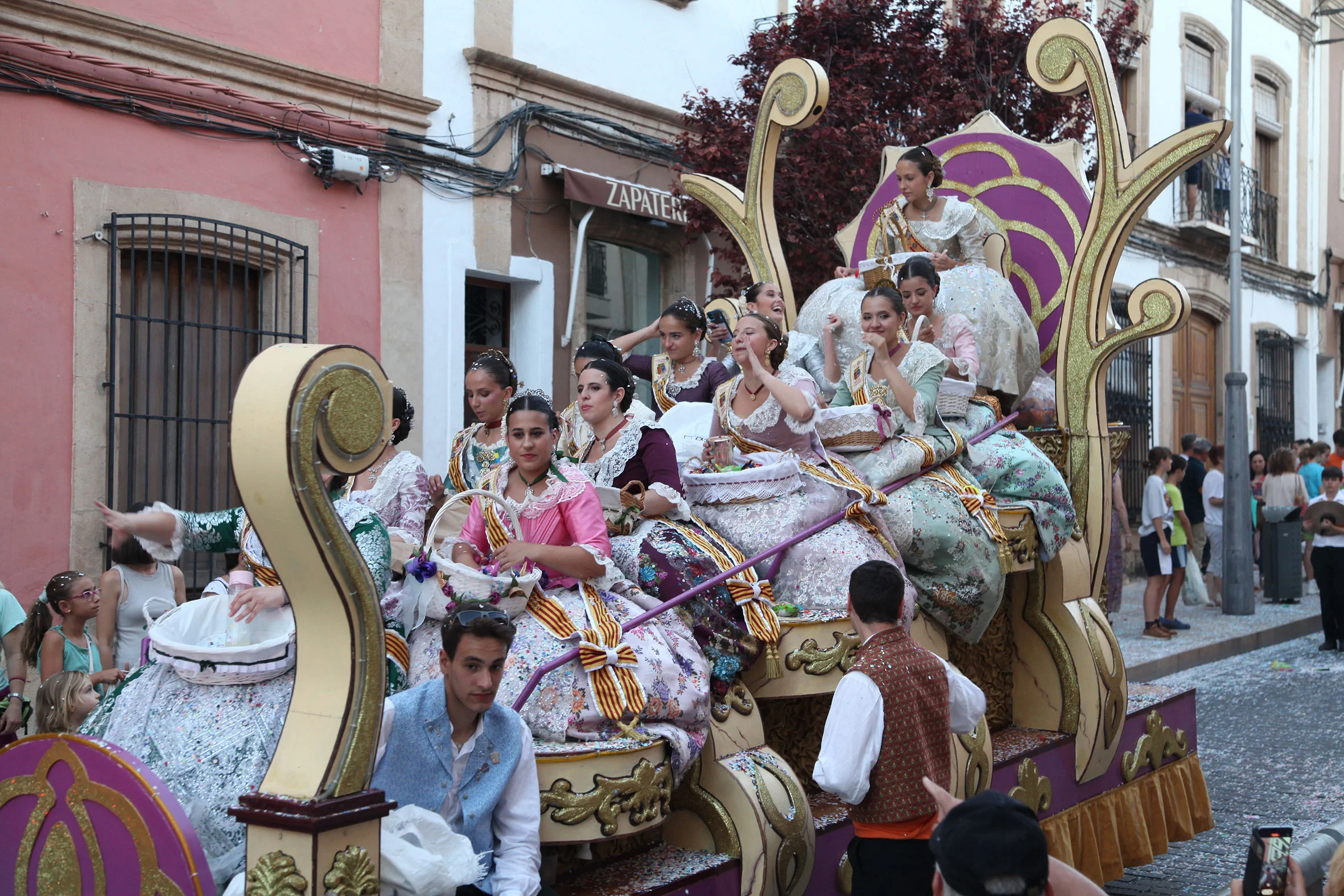 Segundo día de desfile de carrozas (82)