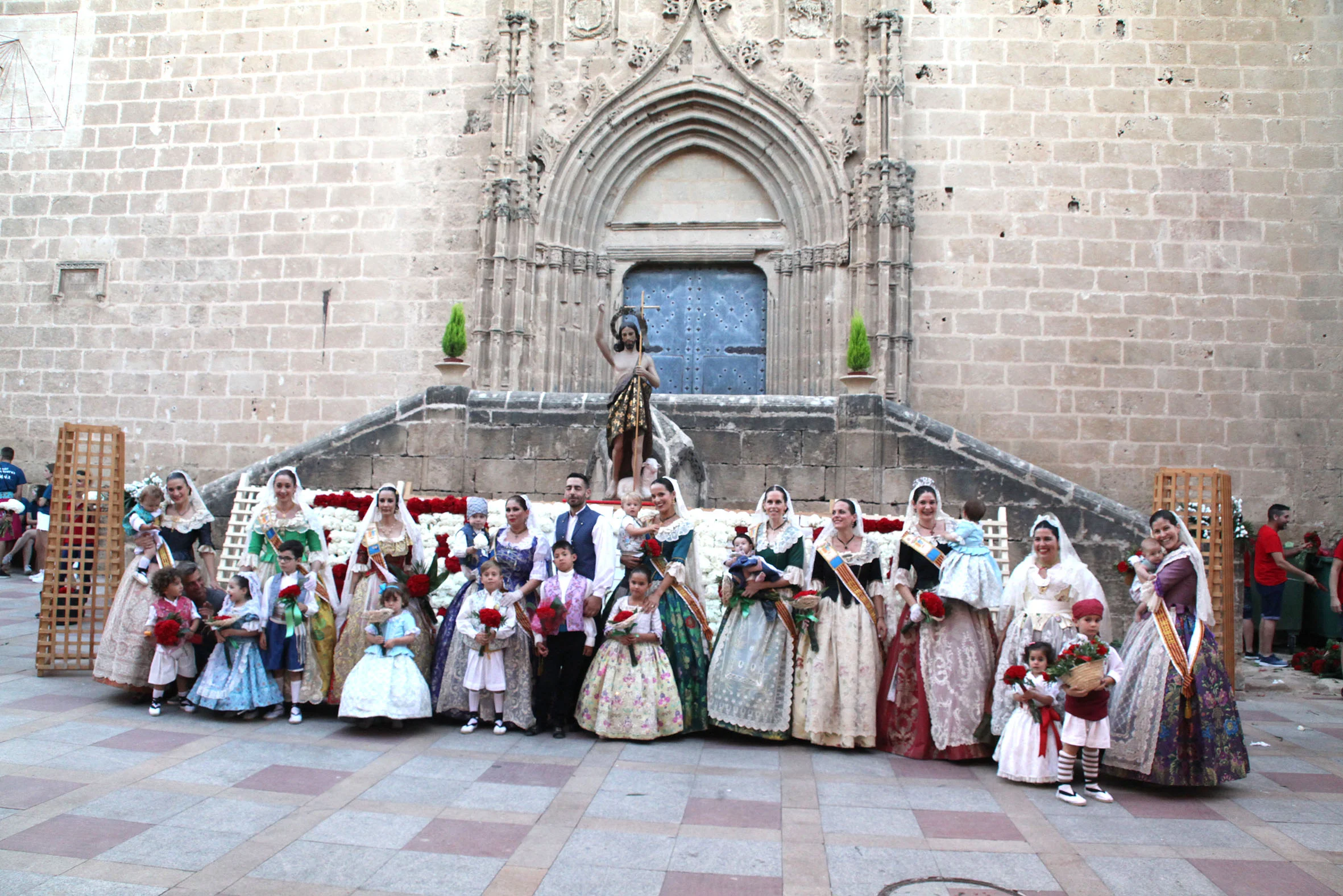 Segundo día de Ofrenda de flores Fogueres Xàbia 2022 (119)