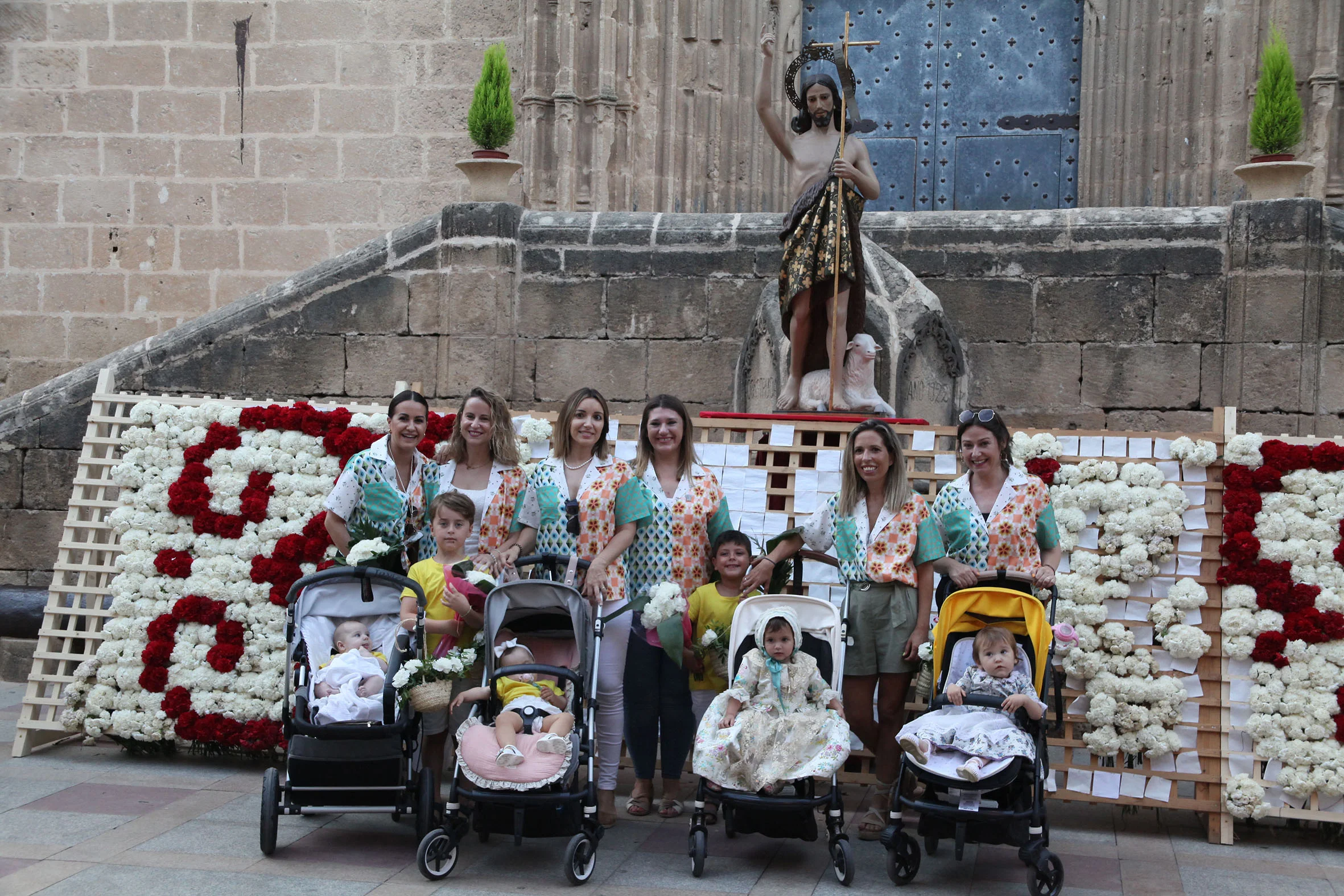 Segundo día de Ofrenda de flores Fogueres Xàbia 2022 (94)