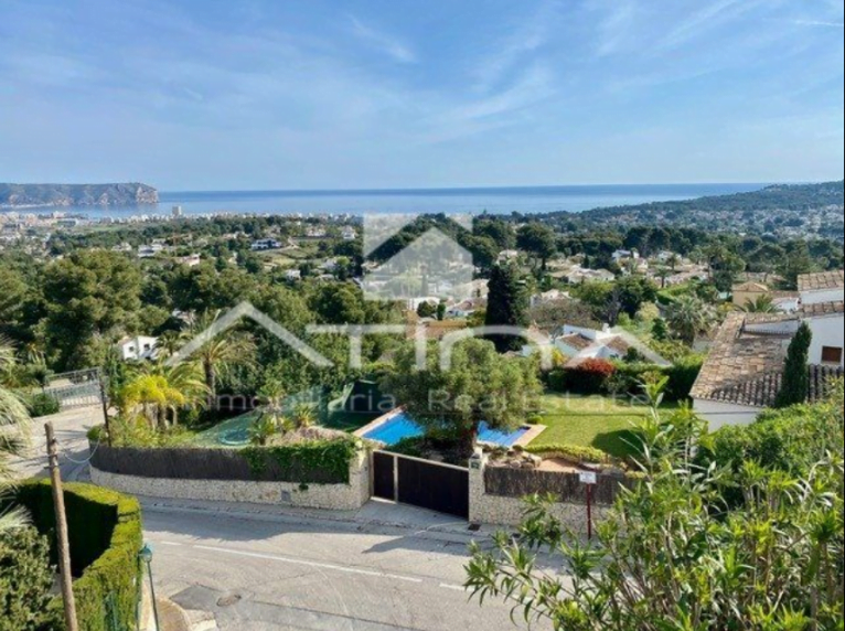 Villa con impresionantes vistas a la bahía de Jávea