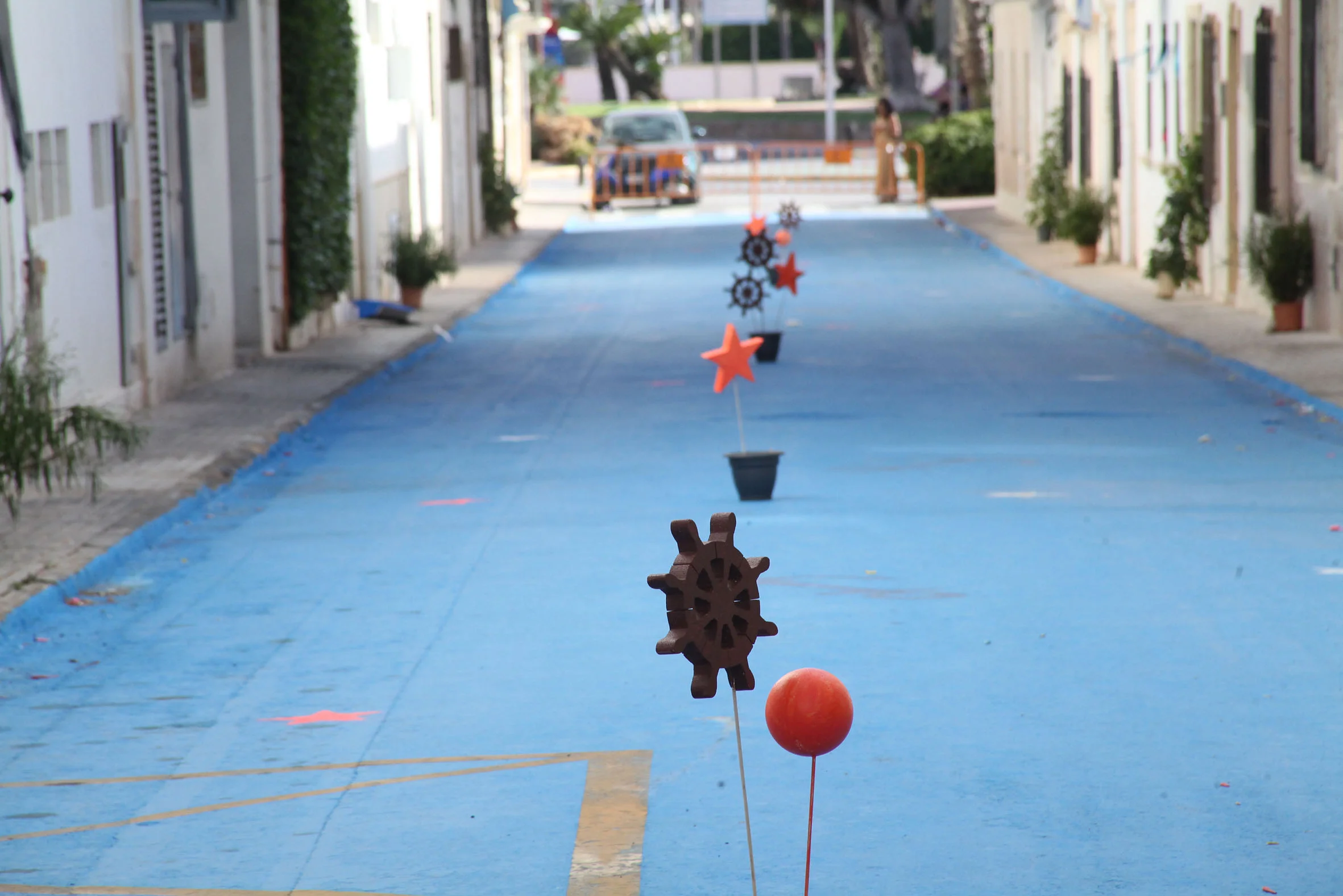 Calles y balcones engalanados por las fiestas de Loreto 2022 (3)