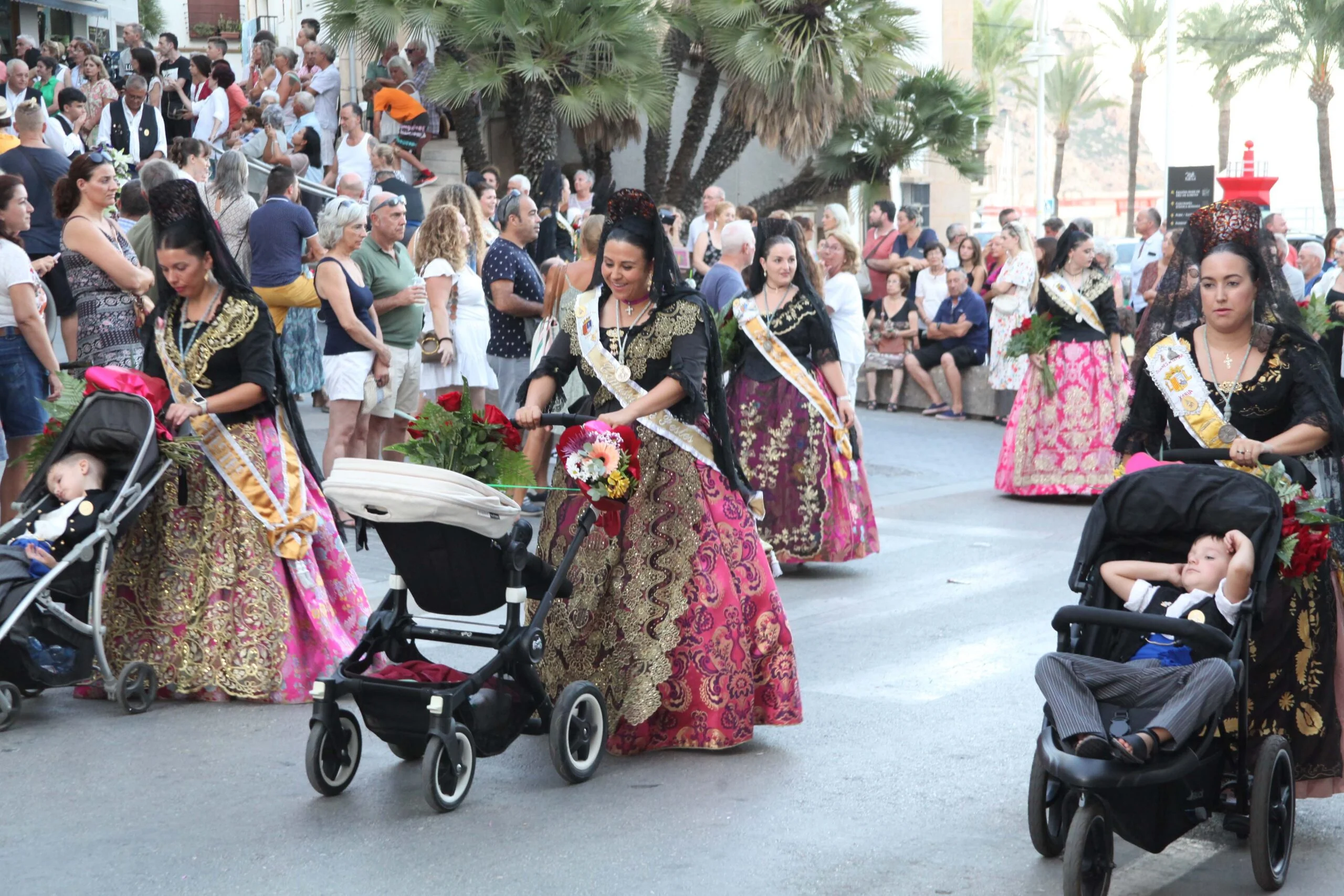 Ofrenda de flores a la Virgen de Loreto 2022 (82)