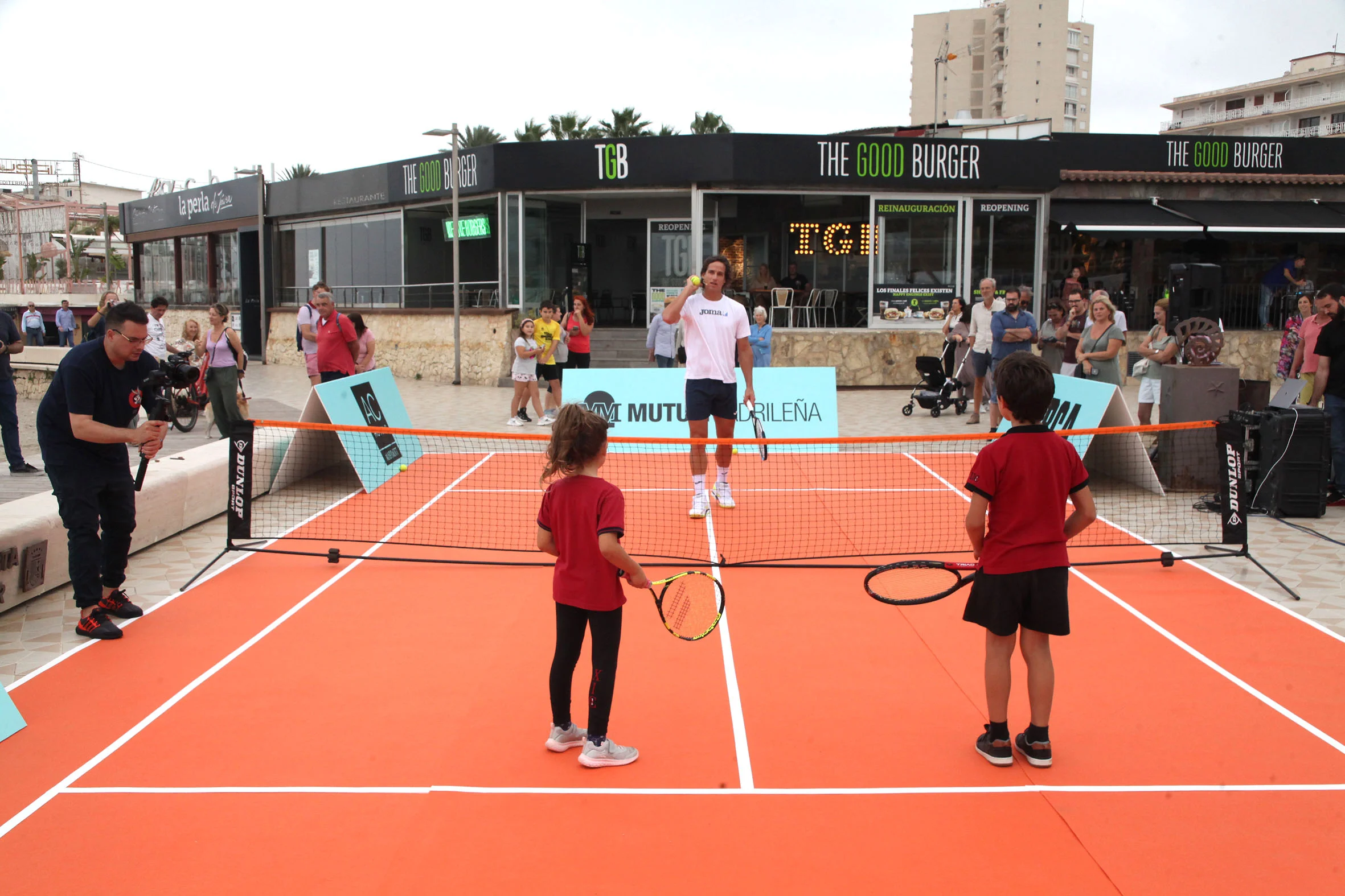 David Ferrer y Feliciano López pilotean con los niños en Xàbia (13)