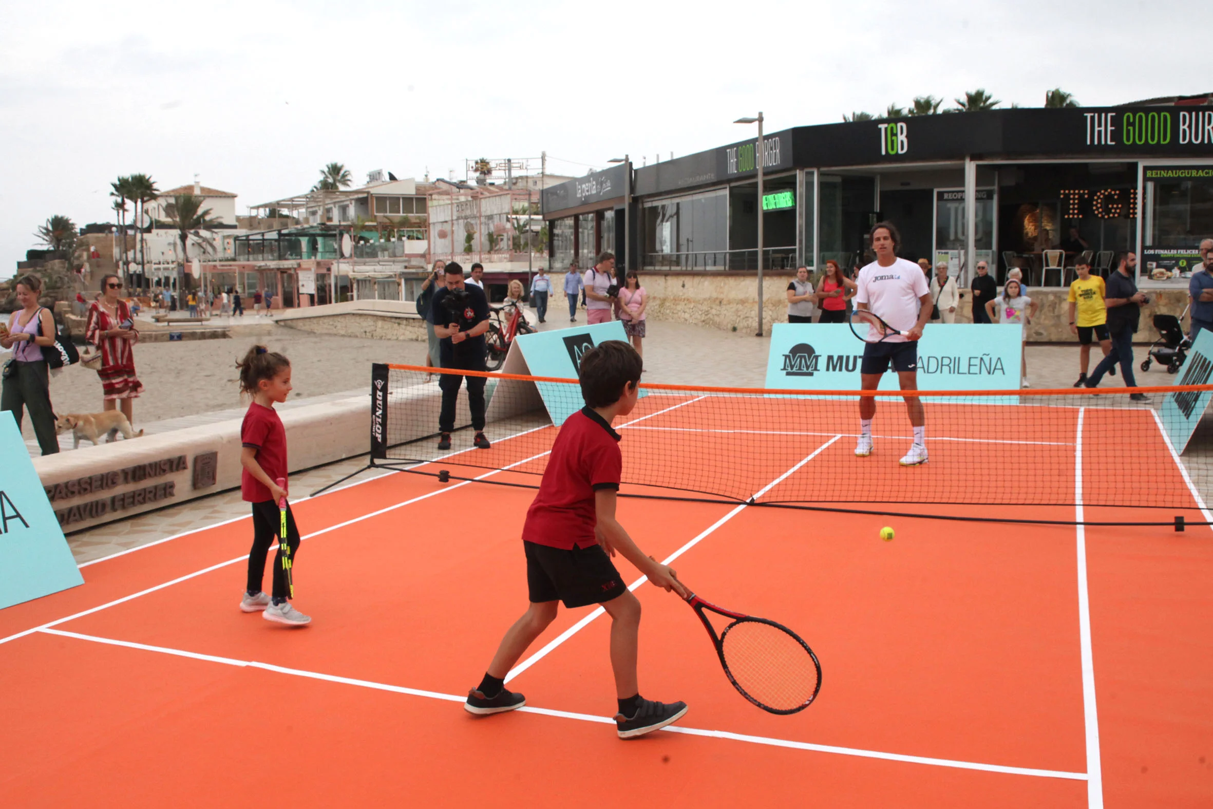 David Ferrer y Feliciano López pilotean con los niños en Xàbia (15)