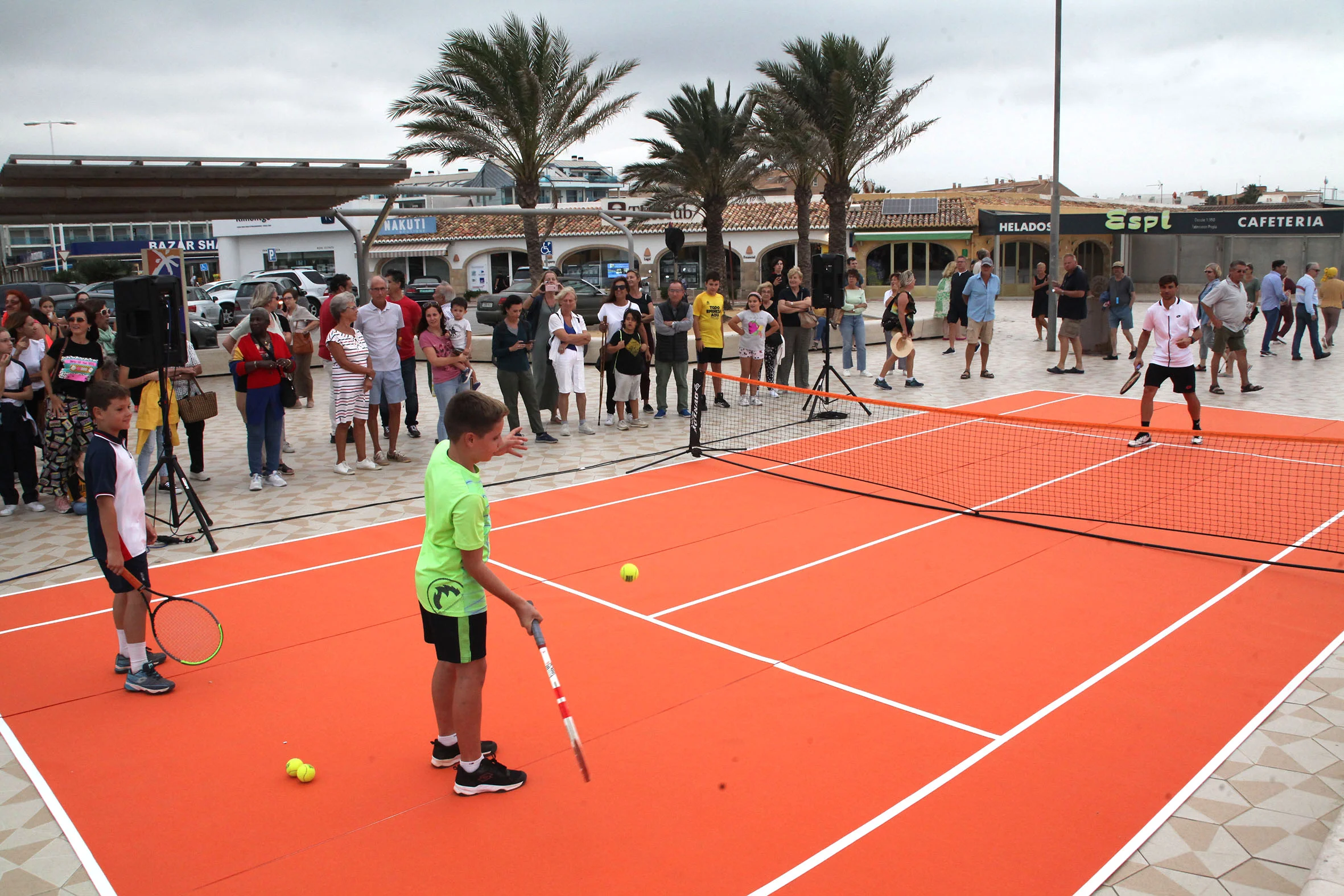 David Ferrer y Feliciano López pilotean con los niños en Xàbia (19)