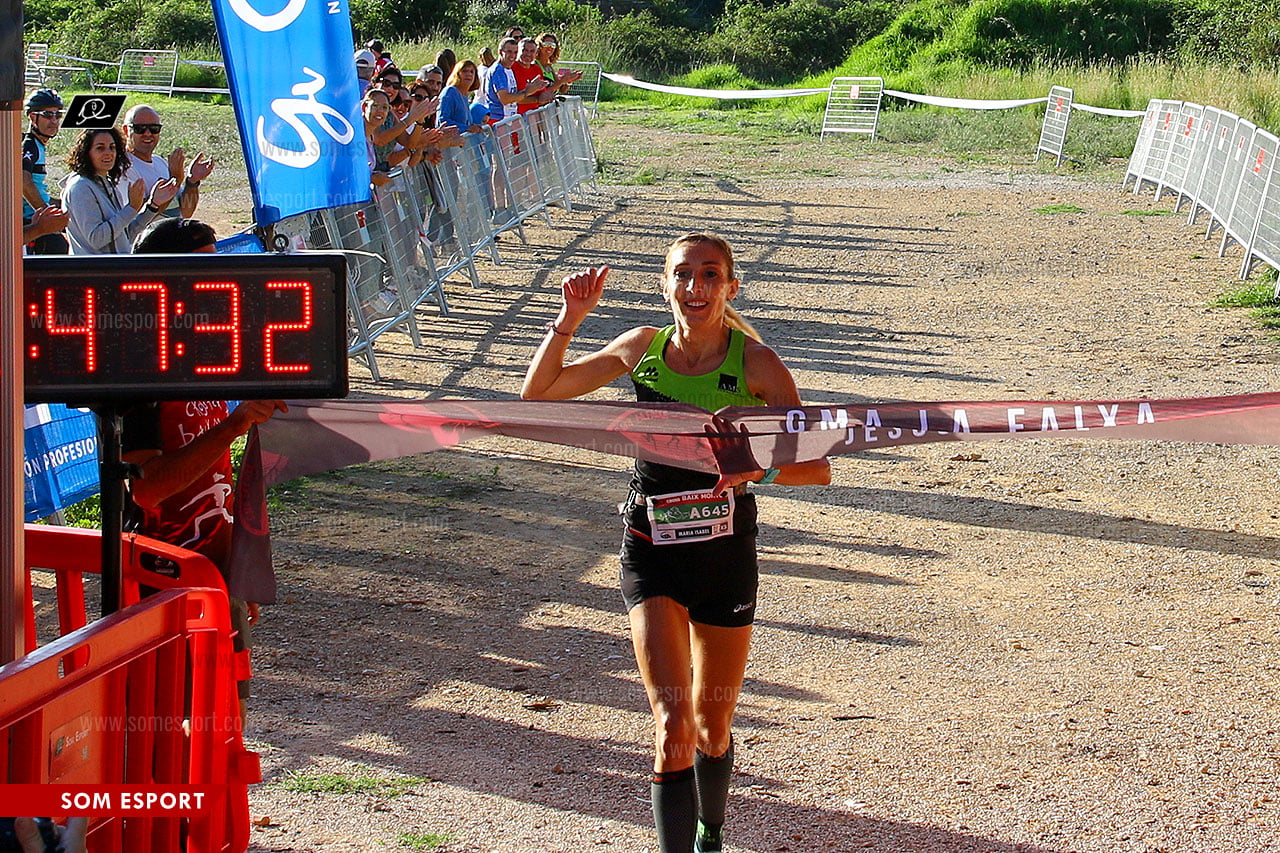 Mª Isabel Ferrer llegando a meta