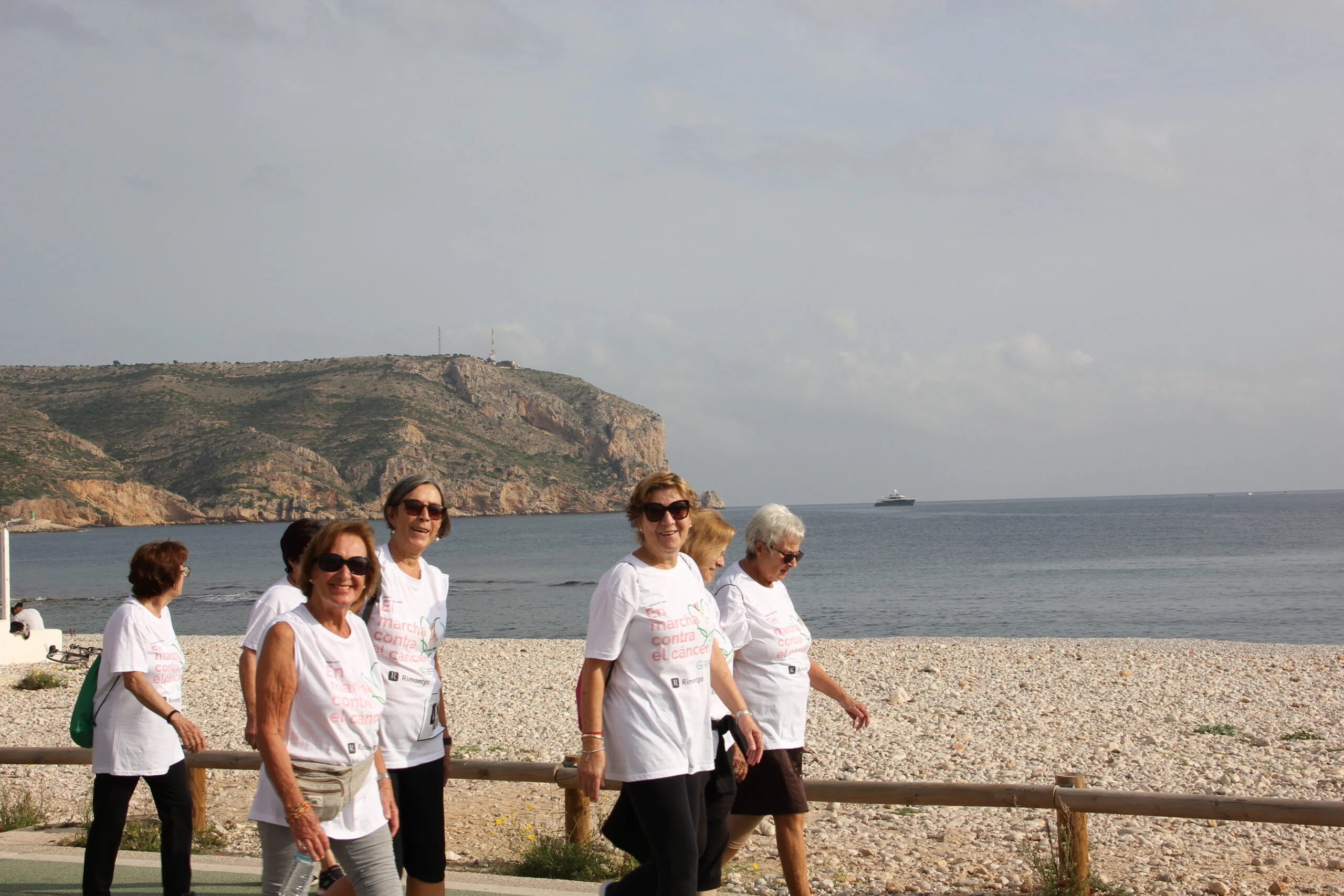 Multitudinaria Marcha contra el cáncer en Xàbia 2022 (23)